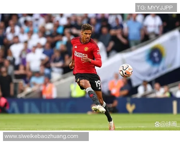 聚焦绿茵巨星战靴揭秘球场传奇背后的速度与荣耀