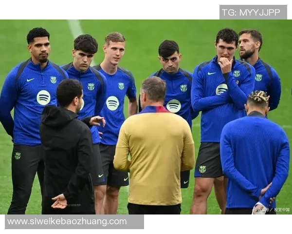 足球明星璀璨光芒下的高清影像展现顶级球技与激情瞬间