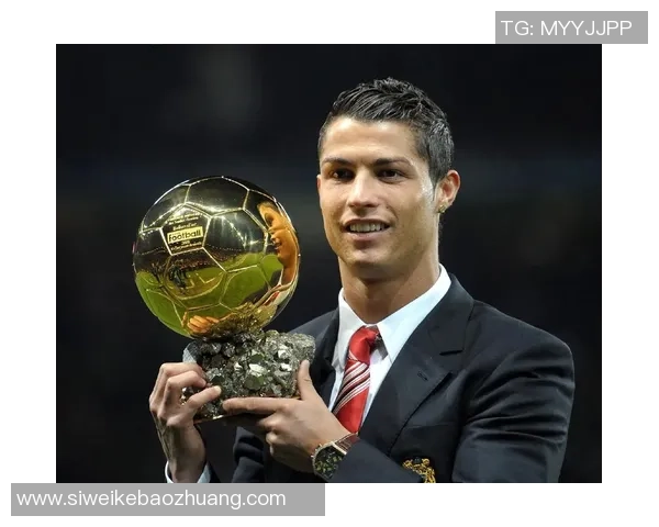 足球球星三集解说精彩回顾 展现传奇人物成长历程与场上风采